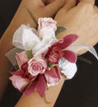 The FTD� Vintage Bloom� Wristlet